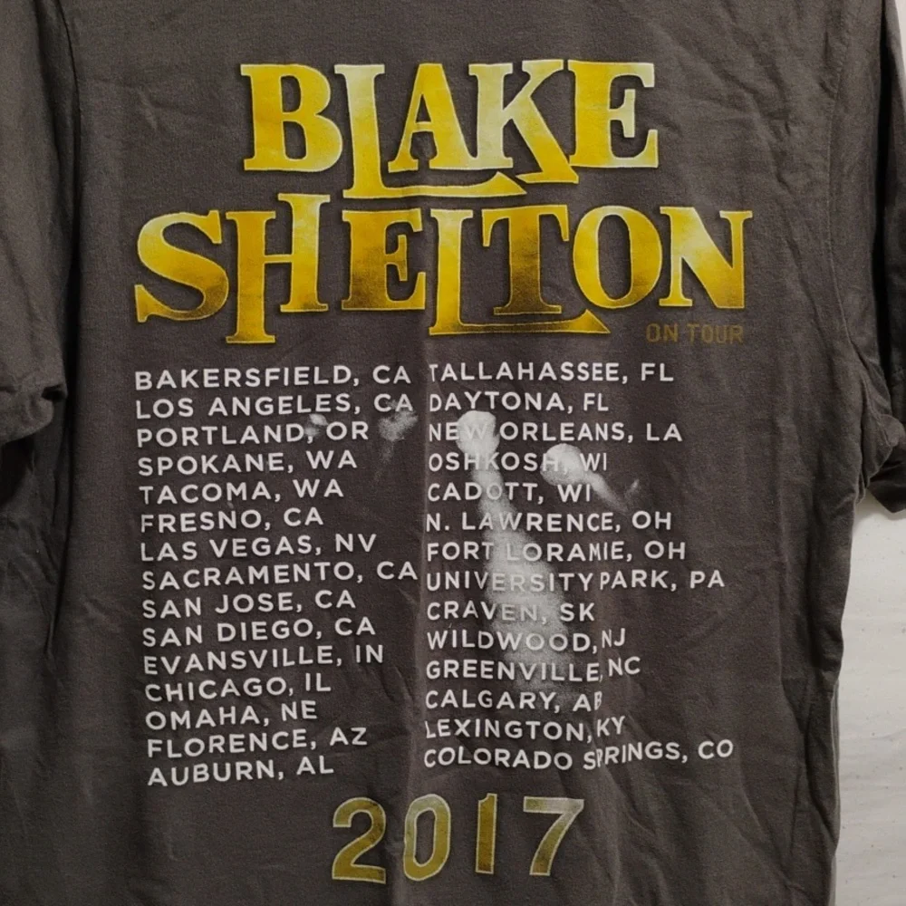 SALE! Blake Shelton Double Sided Gold Concert Band Tee Sz.M Worn 1X (BX29) - Picture 6 of 11